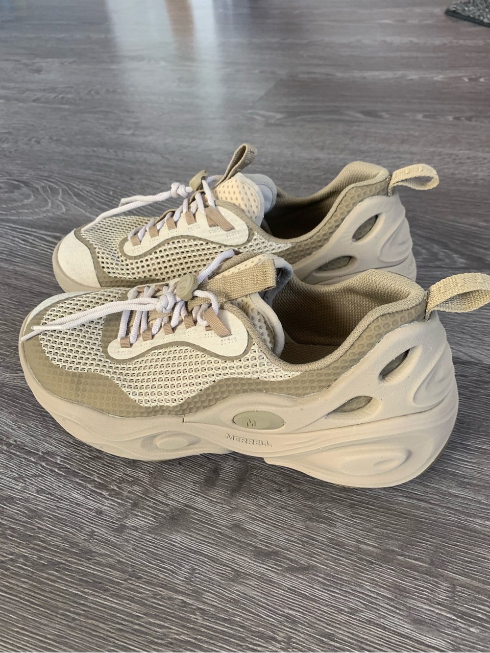 Merrell men’s Tan and Cream Trail-Style Sneakers